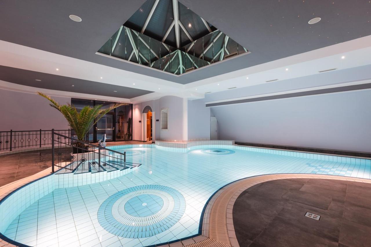 25H Spa-Residenz Best Sleep Privat Garden & Pools نيوسيدل آم سي المظهر الخارجي الصورة