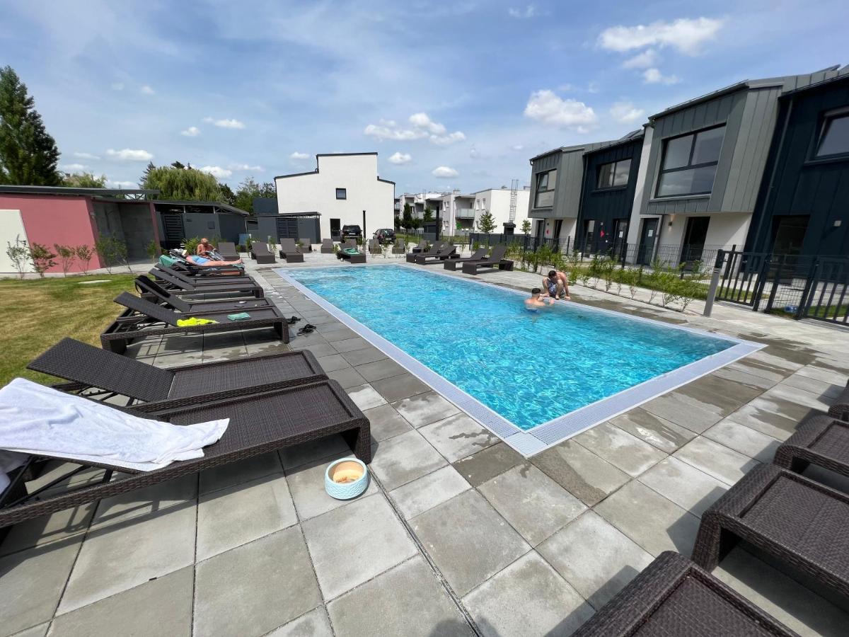 25H Spa-Residenz Best Sleep Privat Garden & Pools نيوسيدل آم سي المظهر الخارجي الصورة