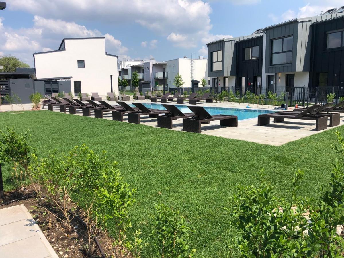 25H Spa-Residenz Best Sleep Privat Garden & Pools نيوسيدل آم سي المظهر الخارجي الصورة